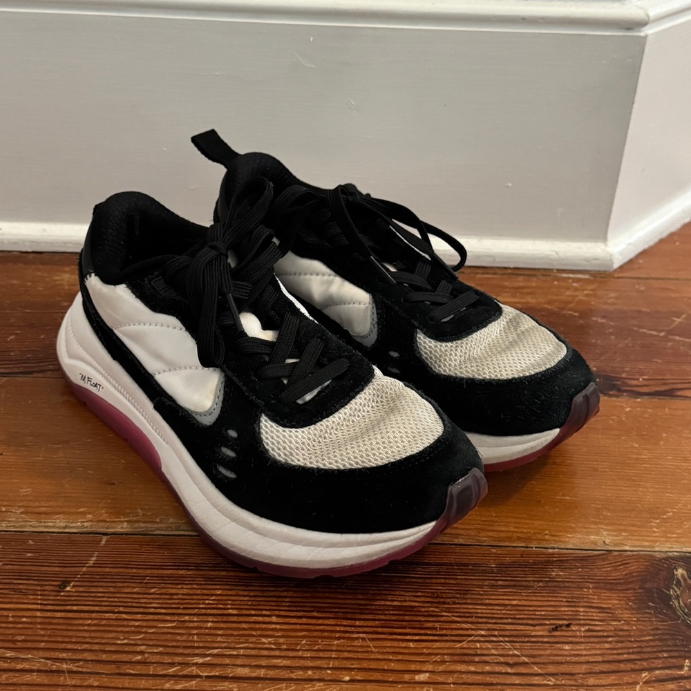 Municipal Women's Black Suede White Athletic M Float Sneakers Size 8 / 8.5